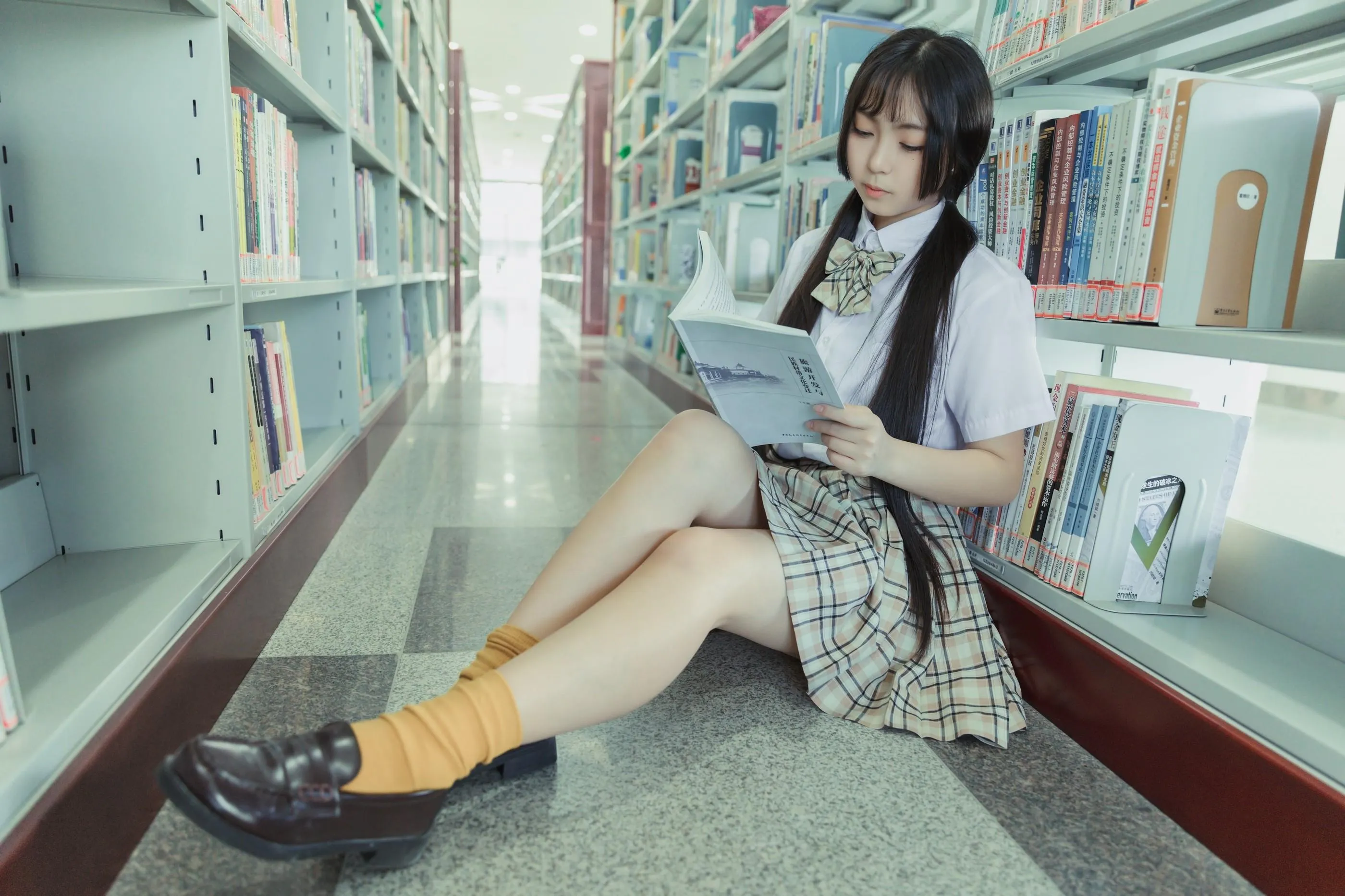 [YITUYU艺图语]2022.08.11 毕业季 阡墨红尘 [31P]插图6
